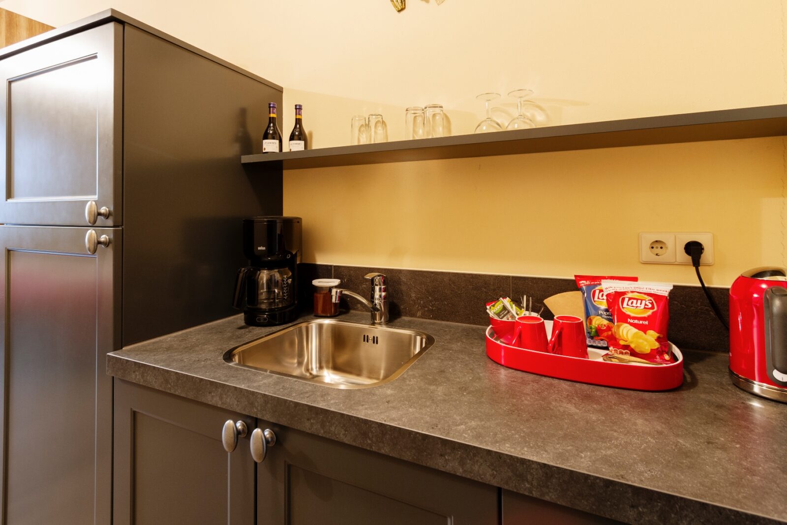 Koffie- en theehoek met waterkoker